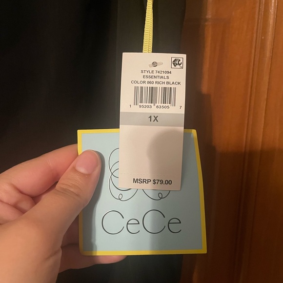 NWT solid black CeCe blouse size 1X - Picture 3 of 5